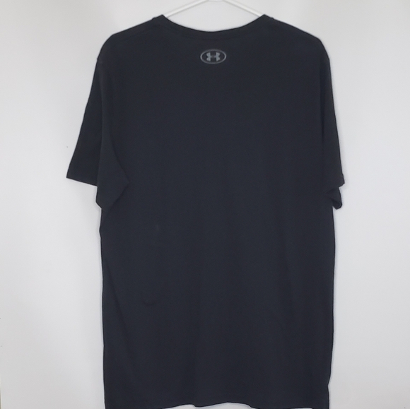 Under Armour Tee Classic Black Red Graphic Crew Neck Short Sleeve - Picture 4 of 9